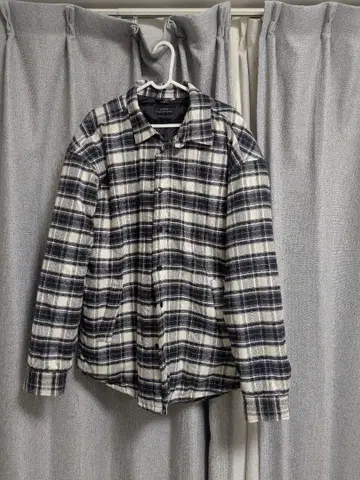 ZARA 체크 아우터