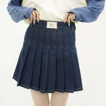 common gull products. 거리의 데님 플리츠 스커트