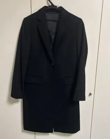 UNIQLO 블랙 체스터 코트