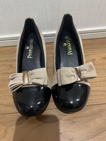 Primastyle 블랙 베이지 리본 포함 펌프스