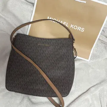MICHAEL KORS 브라운 숄더백