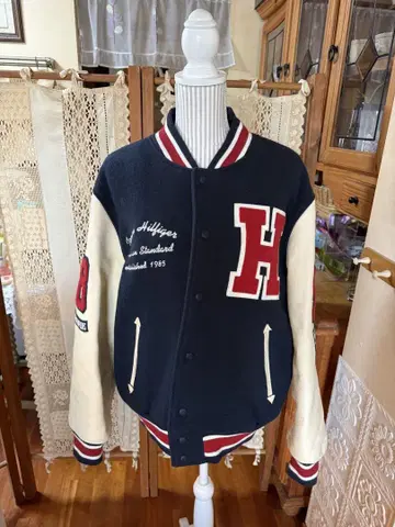 [ 당일 발송 ] Tommy Hilfiger 바시티 자켓 네이비/아이보리