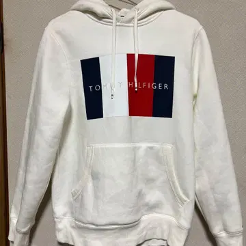 TOMMY HILFIGER 화이트 로고 후드티