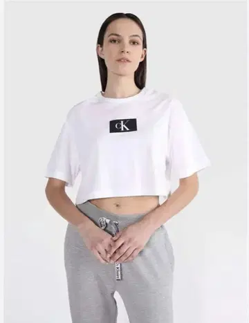 즉시 구매 환영! Calvin Klein 크롭 T셔츠