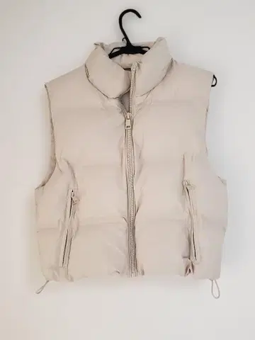 ZARA 충전솜 베스트 아우터 베이지 XS 사이즈 여성용