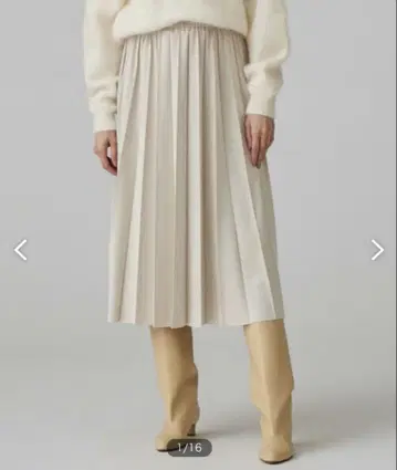 Ballsey 보르지 라이트 스웨이드 플리츠 미디 스커트 화이트