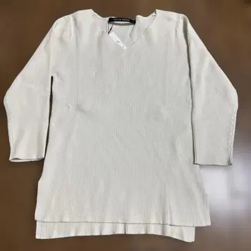 새상품 YECCA VECCA 아이보리 V넥 5부 소매 상의 프리 사이즈