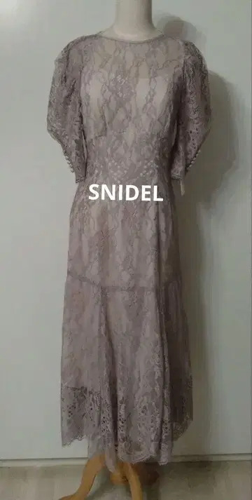 택 포함 SNIDEL 헤임 볼륨 레이스 원피스 정가 20460엔