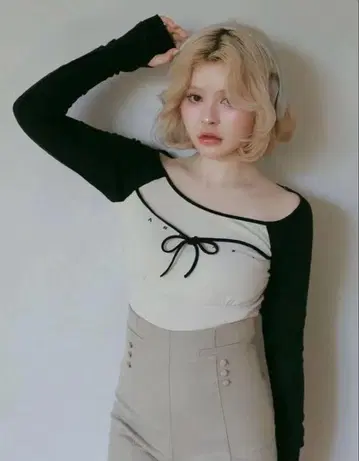 [ 인기 완판 ] andmary Alma ribbon tops 블랙