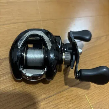 다이와 베이트 낚시릴 블랙