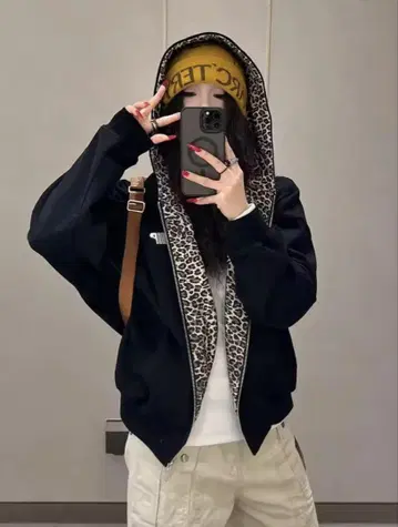 레오파드 무늬 지퍼 후드티