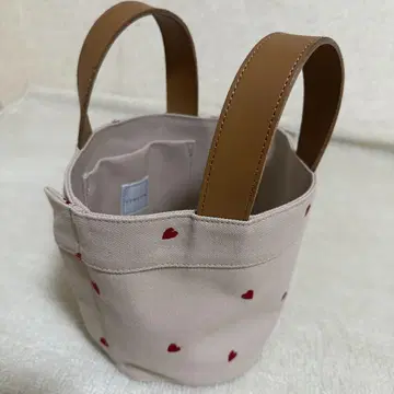 LUDLOW 하트 무늬 자수 미니 토트백 베이지