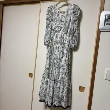 JUSGLITTY 꽃무늬 프릴 맥시 드레스