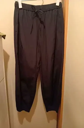 블랙 릴랙스 핏 캐주얼 팬츠 이지 팬츠 커브 팬츠