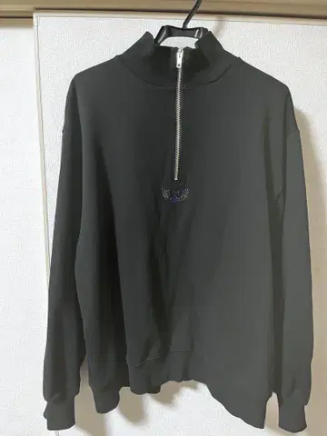 HARE 양기모 로고 하프 지퍼