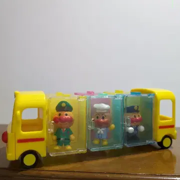 호빵맨 뮤지엄 이어지는 버스 피규어