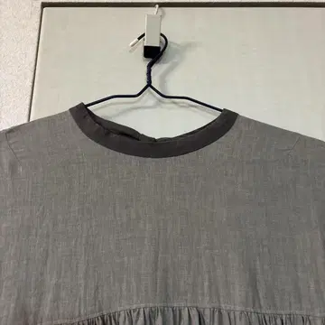 늑대와 올빼미 안개를 젓는 그레이 벌룬 슬리브 셔츠 원피스