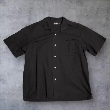 XLARGE 블랙 반팔 워크 셔츠 로고 자수