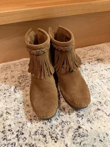 미네통카 부츠