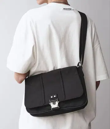 MAISON MINED 버클 나일론 크로스백 메종 미네드