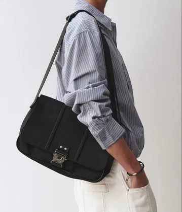 MAISON MINED 버클 나일론 크로스백 메종 미네드
