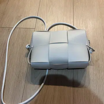 [ 새상품급 ] DISCOAT 메쉬 편직 미니 숄더백 아이보리