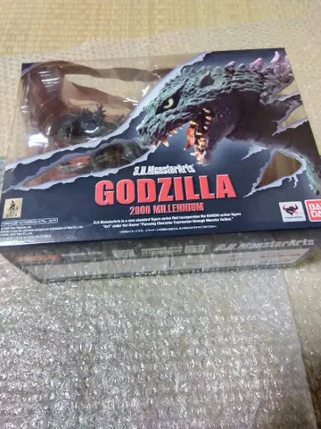 S.H.MonsterArts 고질라 2000 밀레니엄 개봉품