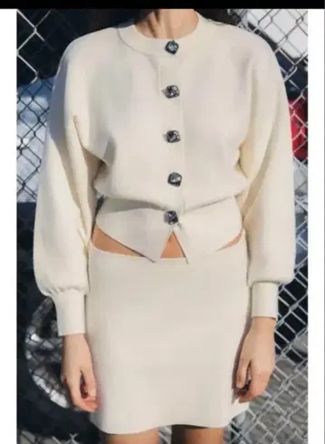 ZARA 플로럴 버튼 니트 가디건 S