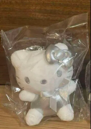 한국 한정판 실버 키티 키링 정품