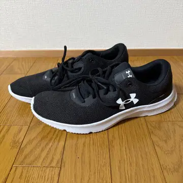 UNDER ARMOUR 28cm