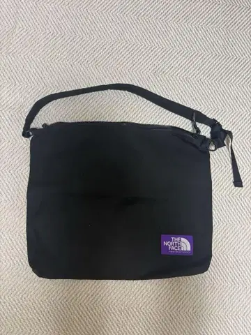THE NORTH FACE 블랙 숄더백