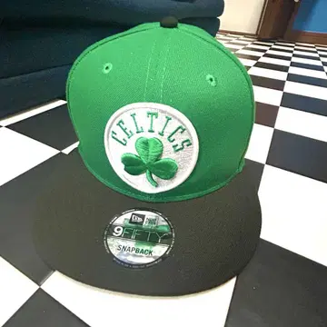 Celtics 9FIFTY 스냅백 캡 미사용