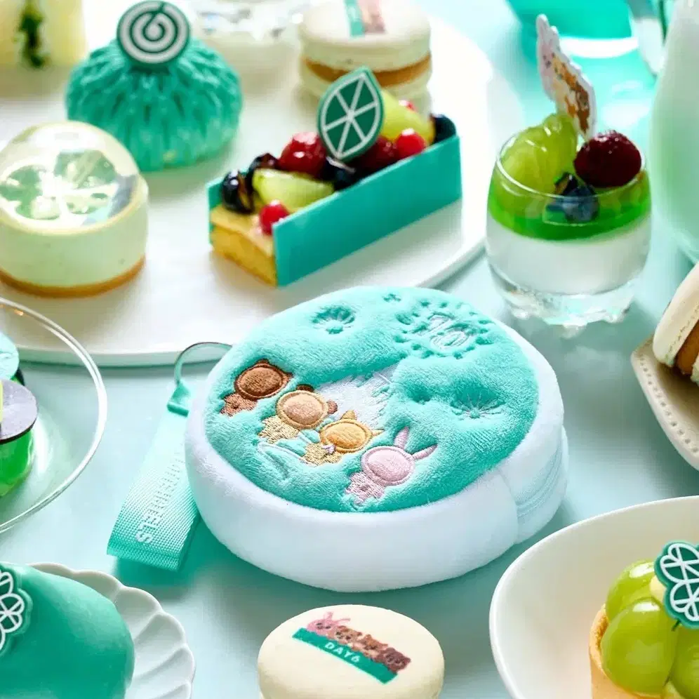 DAY6 | 데이식스 DAY6 10th Anniversary Lotte Hotel World Pouch