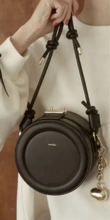 nunela circle shoulder bag