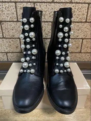 ZARA WOMAN 자라 펄 장식 레이스업 부츠
