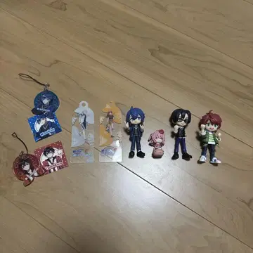 컬러풀 피치 피규어와 키링 세트