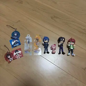 컬러풀 피치 피규어와 키링 세트