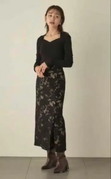 LILY BROWN 레이스 타이트 스커트