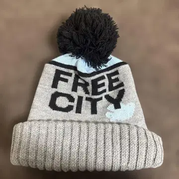 FREE CITY 니트 모자 폼폼 포함