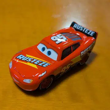 카즈 마텔 NASCAR 라이트닝 맥퀸 미니카 95