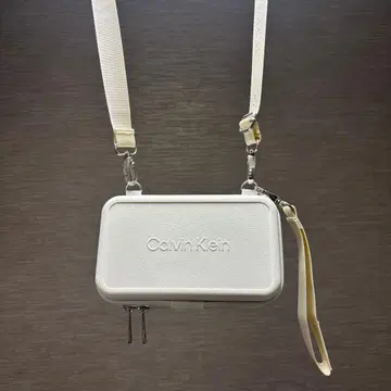 캘빈 클라인 화이트 숄더백