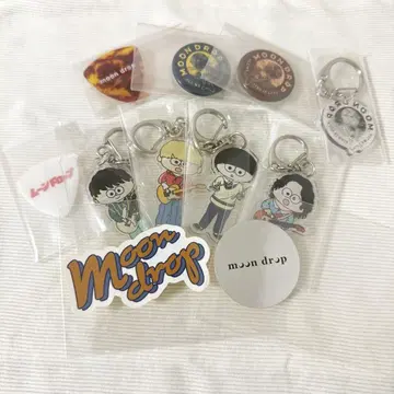 moon drop 굿즈 아크릴 키링 캔뱃지 피크
