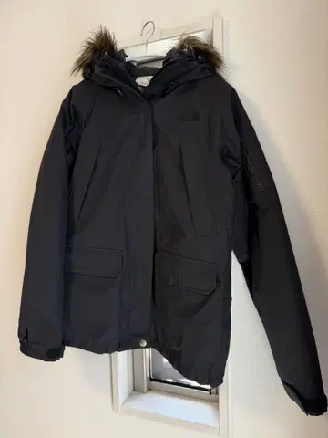 The North Face 블랙 다운 자켓