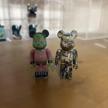 큐브릭 베어브릭 2체 세트