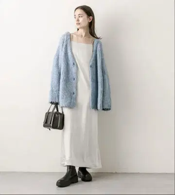 스카이블루 퍼풍 가디건