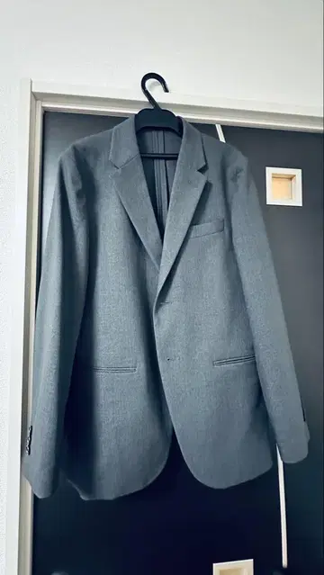 다크 그레이 유니클로 감동 자켓 S UNIQLO