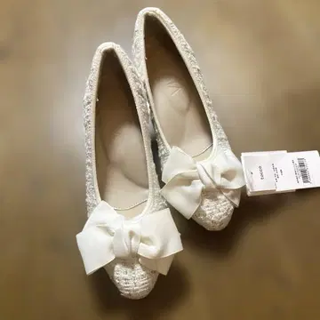 새상품 택 포함 라메 트위드 펌프스 23.5cm 5cm 힐