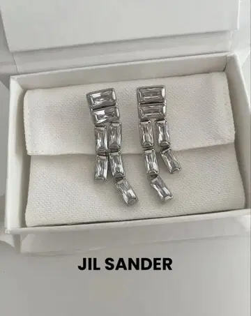 JIL SANDER 크리스탈 실버 귀걸이