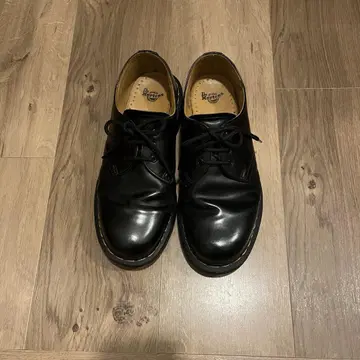 Dr.Martens 레이스업 슈즈