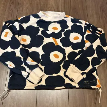 adidas marimekko 맨투맨 M 사이즈